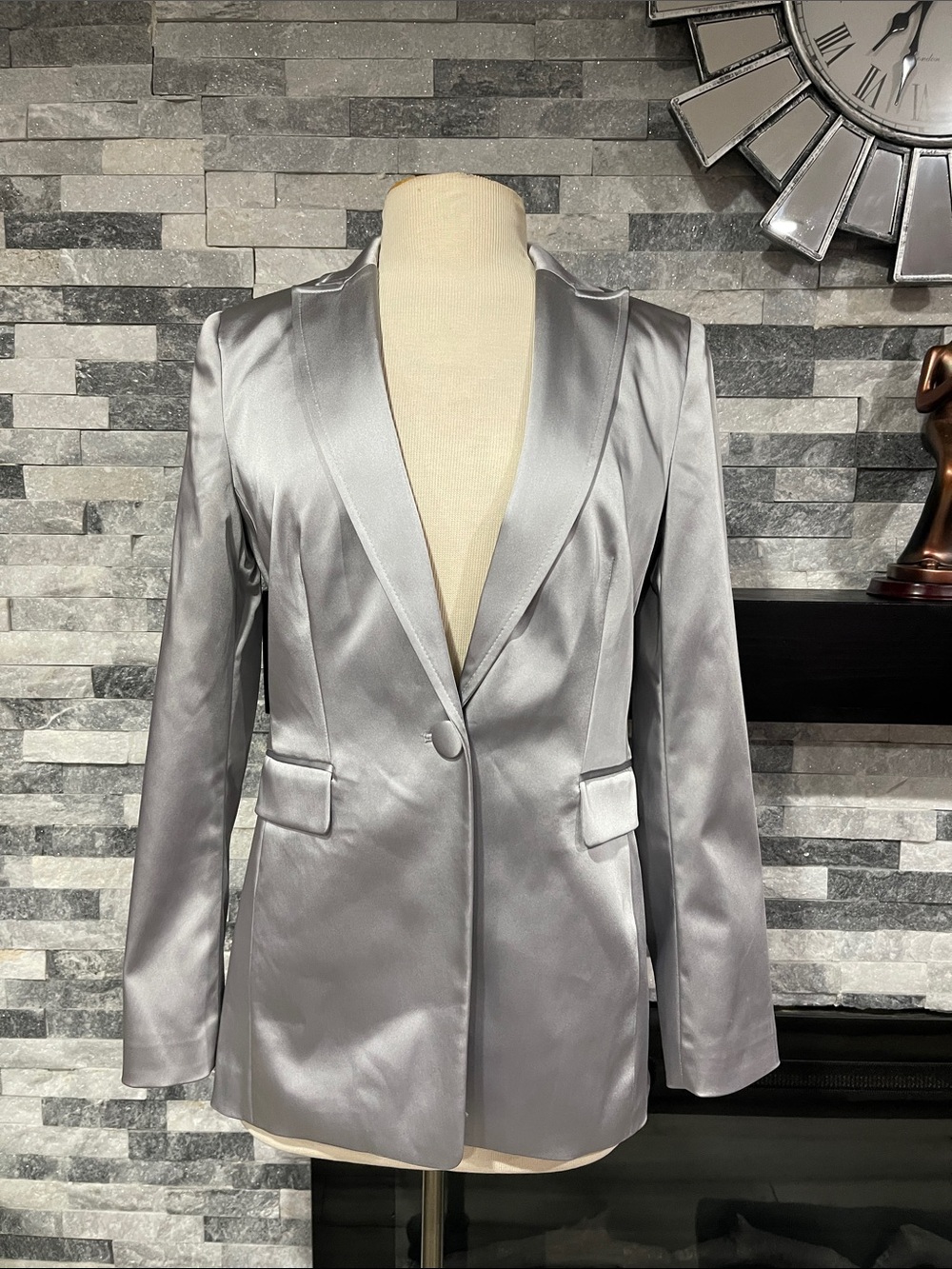 White House Black Market Women’s Silver One-Button Lined Blazer Size 4